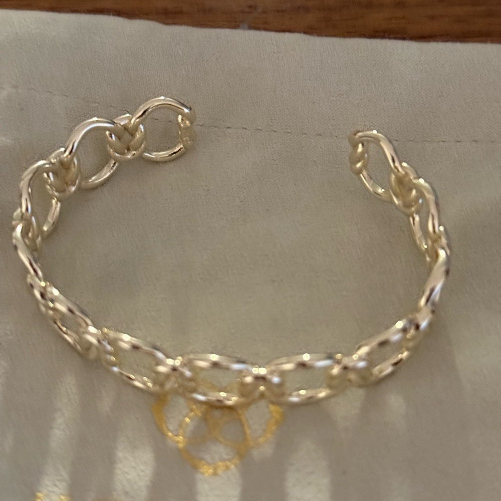 Kendra Scott - Elegant  Gold Chain Bracelet